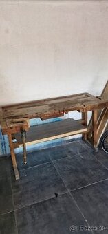 Predám drevený pracovný stôl ponk