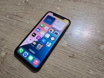 Iphone XR 128gb plnefunkcny ma len bezne znamky pouzivania a