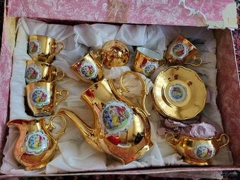 Luxusná zlatá kávová/čajová súprava „Tri grácie“
