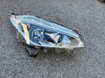 PEUGEOT 208 2015- LIFT prave predne svetlo