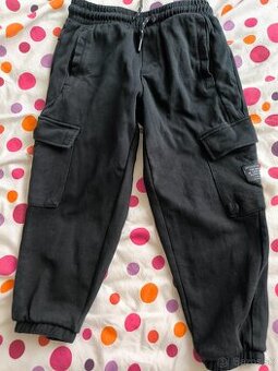 Kapsové tepláky Reserved