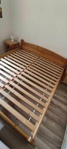 Predám drevenú manželskú posteľ