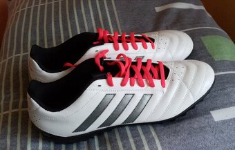 Adidas turfy nové.