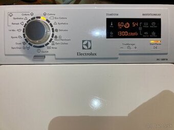 z vrchu plnená Elektrolux EWT1366HDW
