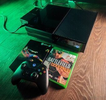 Xbox One 500 GB + 2 hry