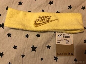 nova celenka Nike svetlo zlta pre dospelych