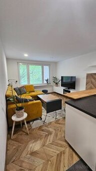 3i zariadený byt s balkónom, Nábrežie Sv. Cyrila, Prievidza