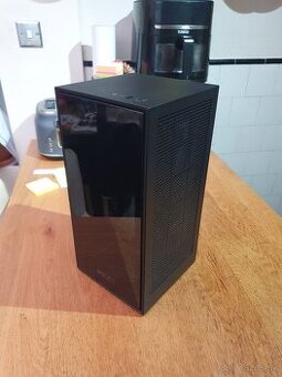 NZXT H1 Mini-ITX skrinka, Čierna