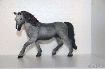 Schleich kone