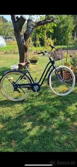 Retro bicykel s košíkom