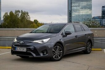 Toyota Avensis Combi 2.0 D-4D S S Business