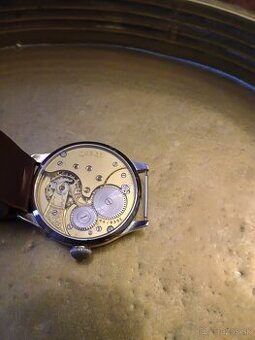 Náramkové hodiny omega