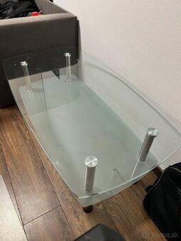 Konferenčny stolik skleneny