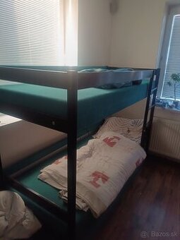 Poschodová posteľ