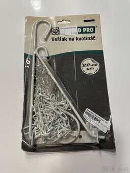 Biely vešiak na kvetináč