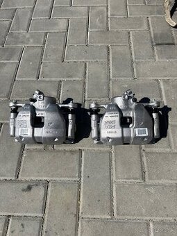 ORIGINÁL PSA predné brzdové strmene - 1