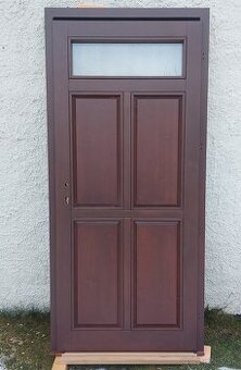 Drevené vchodové dvere 80cm pravé