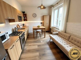 PREDANÝ 3 izbový tehlový byt 101m2 v centre mesta Zvolen