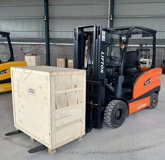 Prenájom – Elektrický vysokozdvižný vozík HILT 2,5t