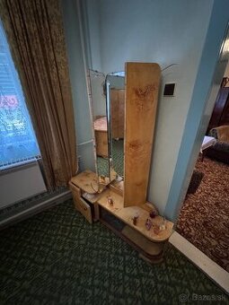 Starožitný spálňový set