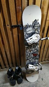 Snowboard + topánky veľ. 10.5..POUŽIVANÉ