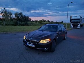 BMW F11 525d  -BLACK SAPHIRRE-
