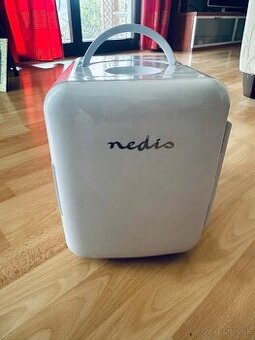 Nedis prenosna mini chladnička 4l Nova