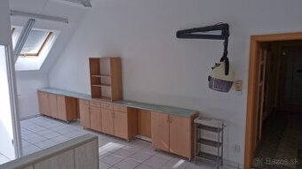 Ponúkame Vám na prenájom prevádzkový priestor v Dubnici nad