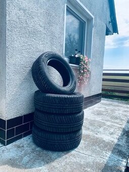 Celoročné peumatiky 185/60R14 značky Vranik
