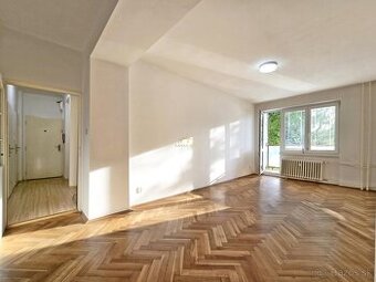 3-izb TEHLOVÝ byt (65m²) s krásnymi parketami / Rastislavova