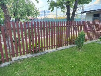 Predám plot 14,5m x 1,3m