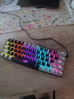 Predám klávesnica a myšku