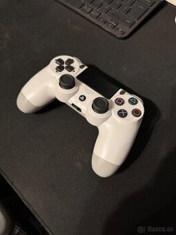 Playstation 4 ovládač