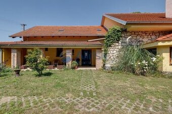 Veľký Rodinný dom s peknou záhradou - Studienka