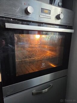 Electrolux rúra