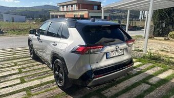 Toyota Rav4 Hybrid AWD (4x4) – Selection, Skyview, odpočet D