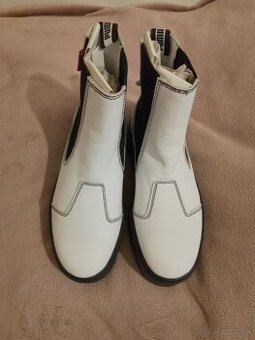 Dámske čižmy Puma. /36