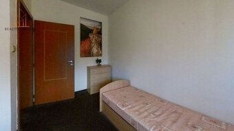 Na predaj dva domy na jedmom pozemku v meste Krompachy