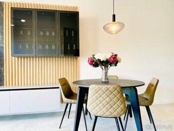 Prenájom 3 izb. byt, Orbis, 2x terasa, garáž. státie