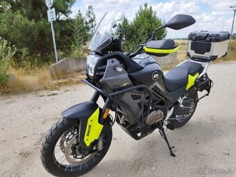 QJ Motor SVT 650 X vodičák A2  rok 2025 3x kufor