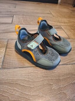 Adidas sandale vel. 26