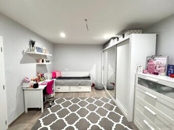 Prenájom- krásny 1 izbový byt  s balkónom, zariadený, NZ