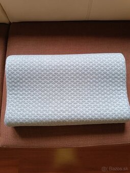 Vankúš z pamäťovej peny