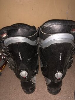 Predám lyže,lyžiarky