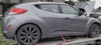 HYUNDAI VELOSTER 1.6 2013 predám DVERE, MOTOR G4FD, PREVODOV