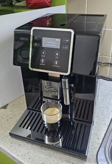 Kavovar Delonghi