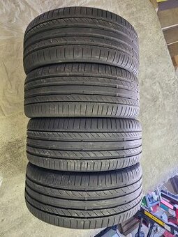 245/45 R18