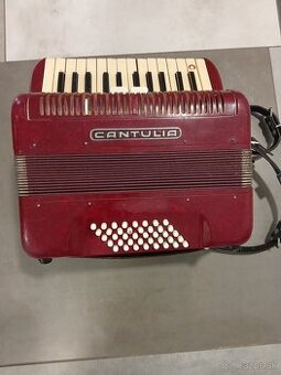 Predám harmoniku značky Cantulia.