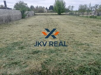 NA PREDAJ PEKNÝ STAVEBNÝ POZEMOK V KVETOSLAVOVE