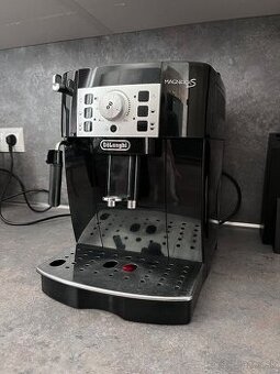 Predám Delonghi magnifica s